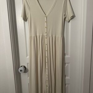 Women's Button-Front V-Neck Maxi Dress in Cream Treasure & Bond